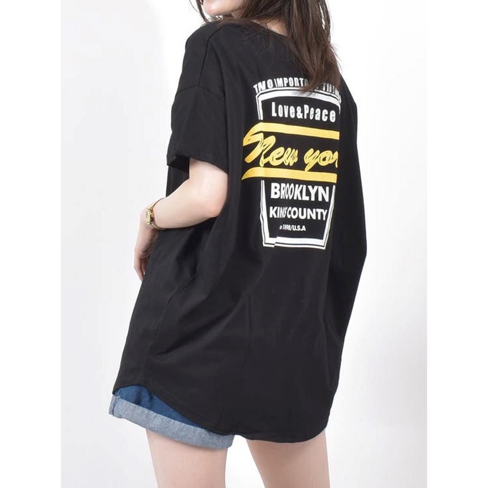 シルエットも大好評!!ゆったりオーバーサイズがおしゃれ可愛いバックプリントロゴロング丈Tシャツ　大きいサイズ レディース24