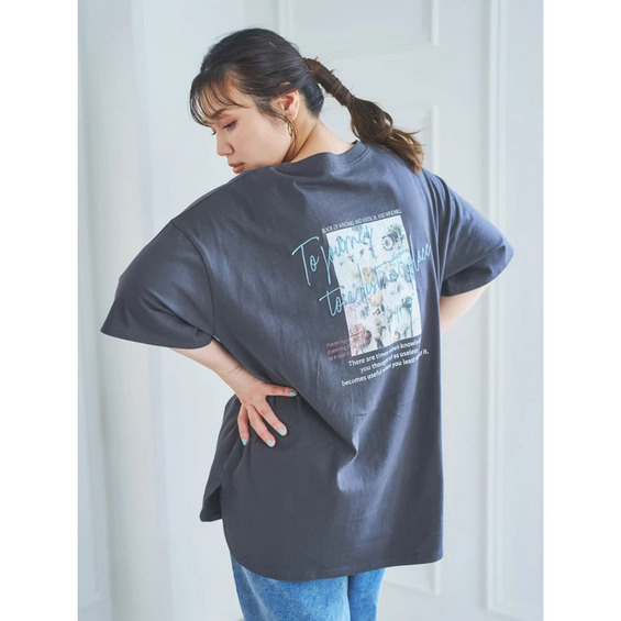 BACKロゴ刺繍×グラフィックプリントTシャツ【アリノマ/Alinoma】 BACKロゴ刺繍×グラフィックプリントTシャツ【アリノマ/Alinoma】