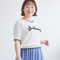 ロゴ刺繍ケーブルニットトップス