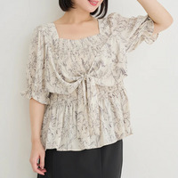 【WEB限定】花柄シャーリングリボンブラウス