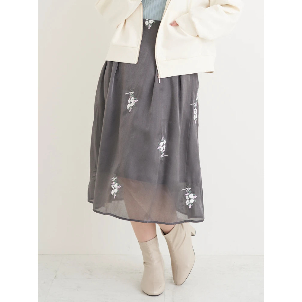 花柄刺繍オーガンジースカート1