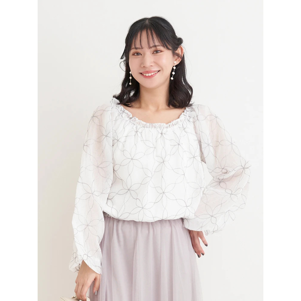 【WEB限定】フラワーラメ刺繍オフショルブラウス2