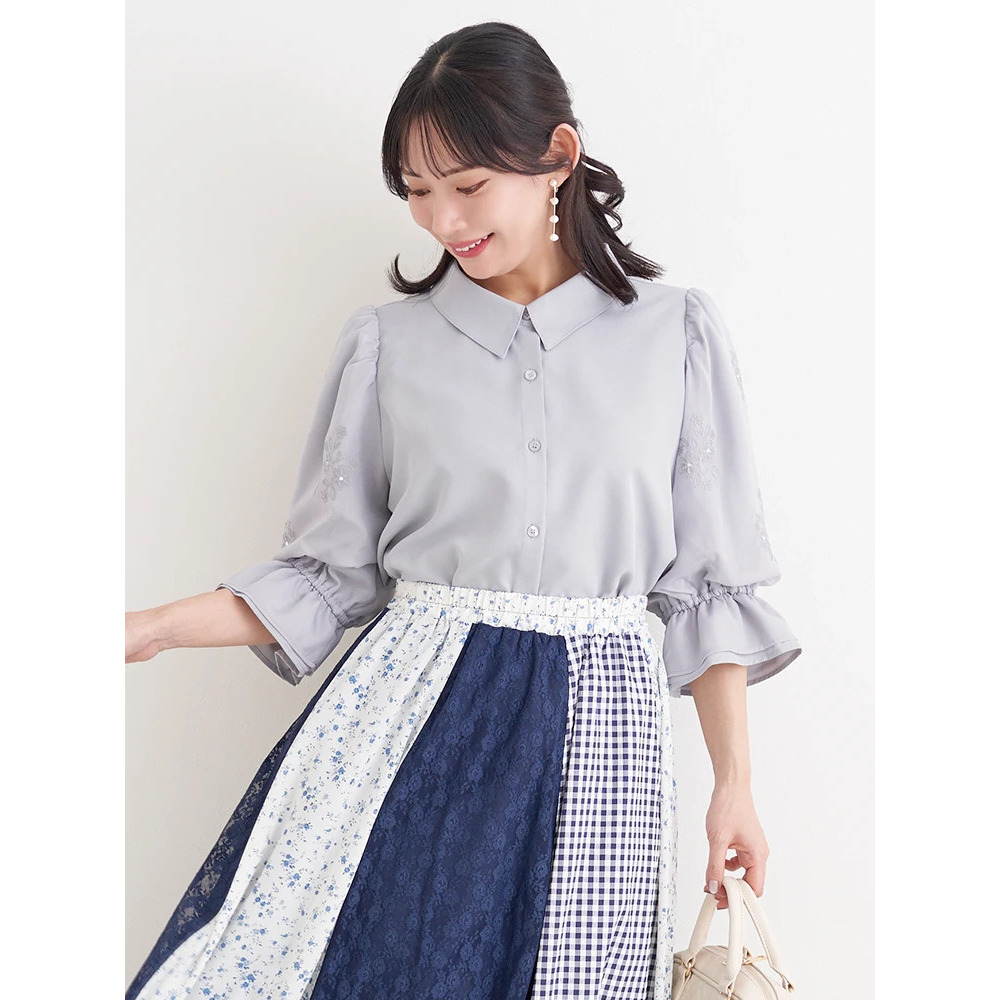 袖フラワー刺繍×ラインストーンブラウス2