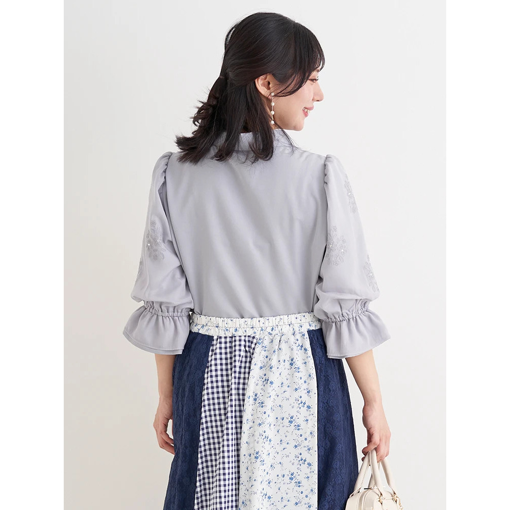 袖フラワー刺繍×ラインストーンブラウス4