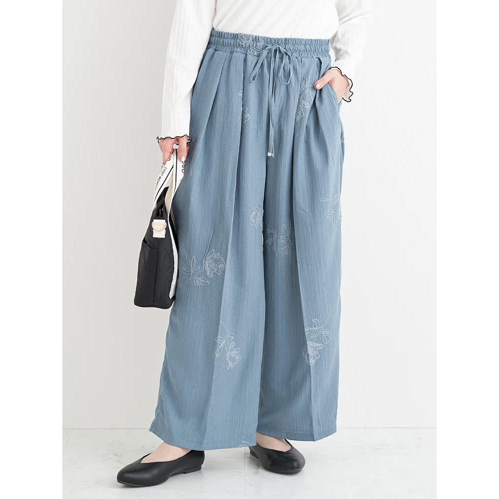 フラワー刺繍ワイドパンツ