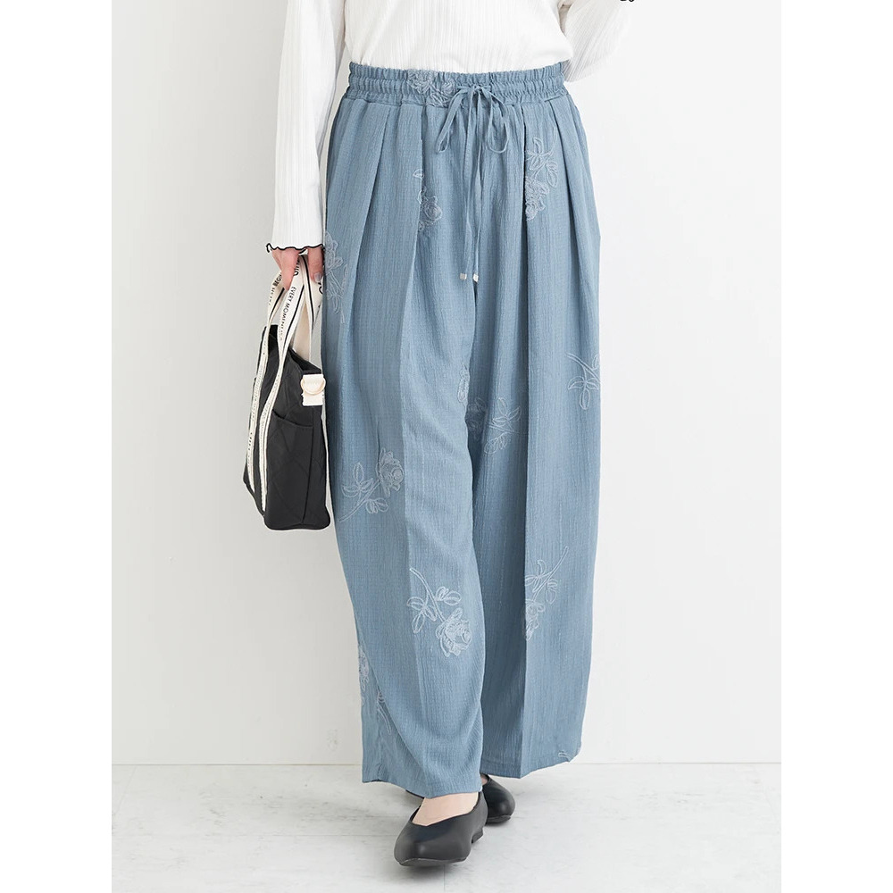 フラワー刺繍ワイドパンツ1