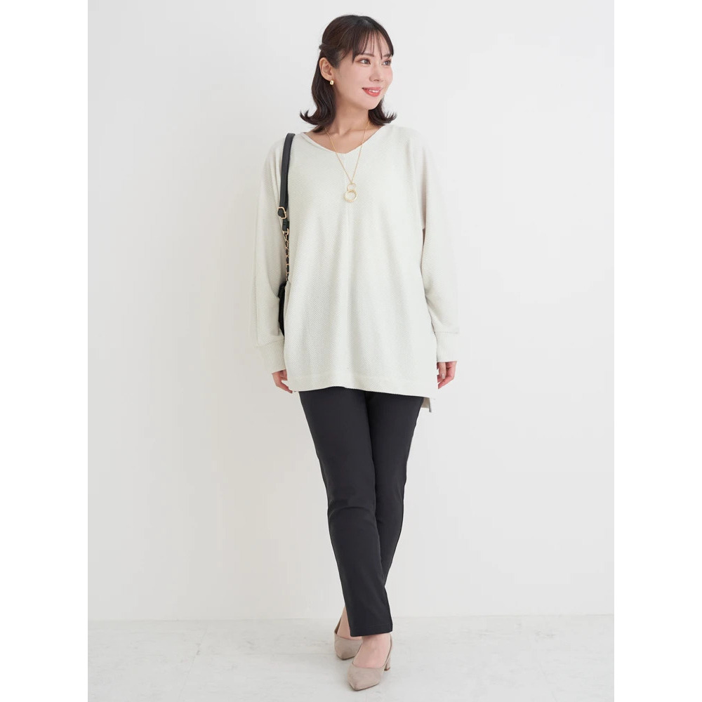 アクセサリー付きVネックトップス15