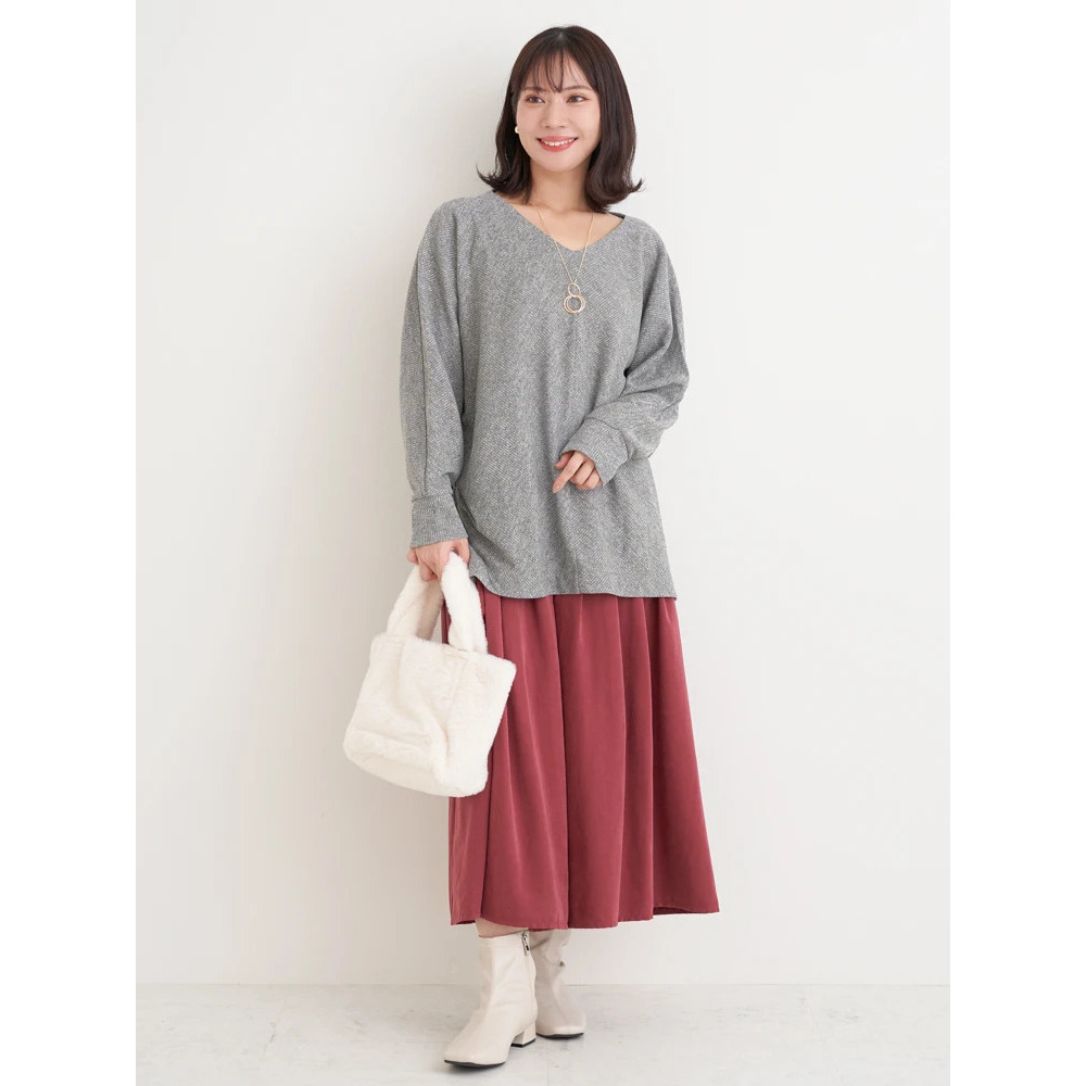 アクセサリー付きVネックトップス23