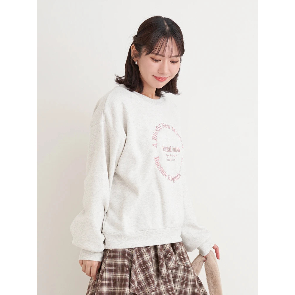 サークル刺繍ロゴ裏毛トップス3