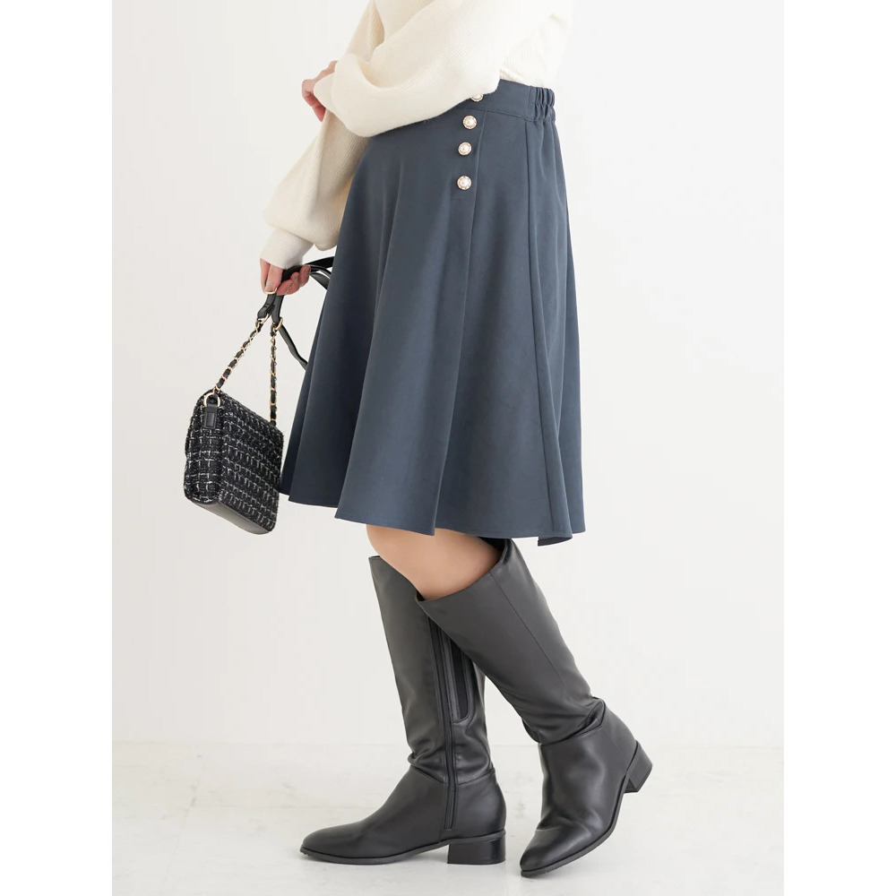 パールボタンフレア膝丈スカート13