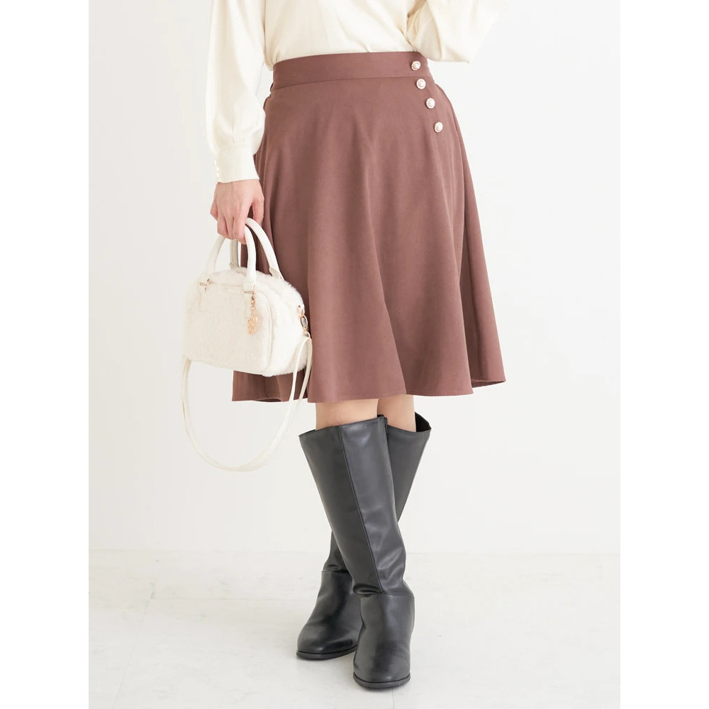 パールボタンフレア膝丈スカート2