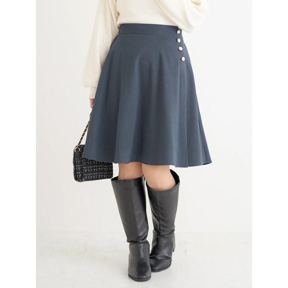 パールボタンフレア膝丈スカート1