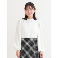 レース襟ブラウス