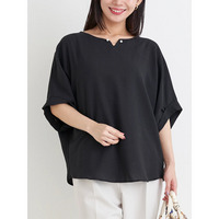 パールアクセサリー付きドルマントップス