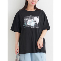 【接触冷感・UVカット】フラワーフォト×ロゴ刺繍Tシャツ