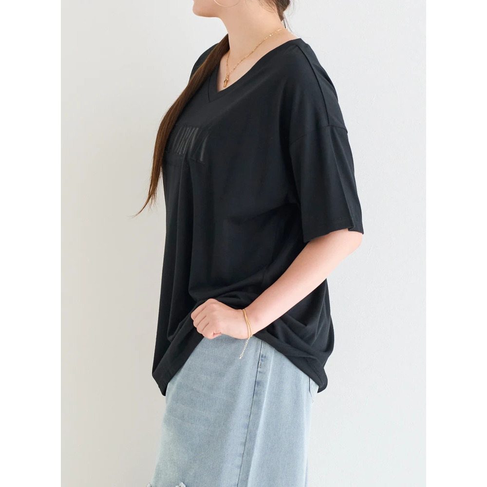 ロゴ刺繍VネックTシャツ9