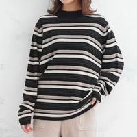 Ｔシャツ感覚で使えるモックネックニット