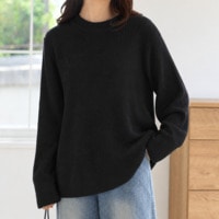 Ｔシャツ感覚で使えるモックネックニット