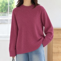 Ｔシャツ感覚で使えるモックネックニット