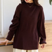 Tシャツ感覚で使えるモックネックニット