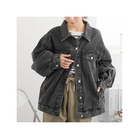 ゆったりシルエットの オーバーサイズ デニム ジャケット