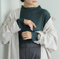 「沿わないネック」で苦しくない。ミルリブ プチハイカットソー