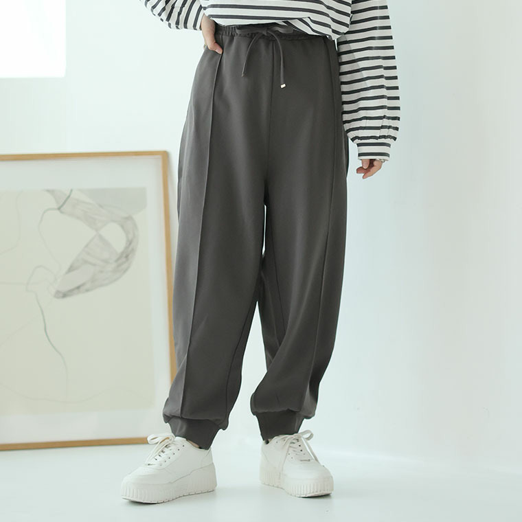 スラっと美脚、忙しい毎日に穿きたい 裏起毛 ジョガーパンツ1