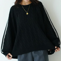 ネックが選べる！ 厚すぎないのが嬉しい ニットの我慢を解消！！袖ライン入り ケーブルニット