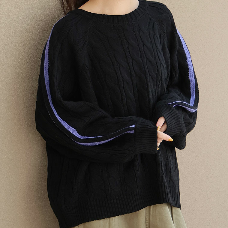 ネックが選べる! 厚すぎないのが嬉しい ニットの我慢を解消!!袖ライン入り ケーブルニット1