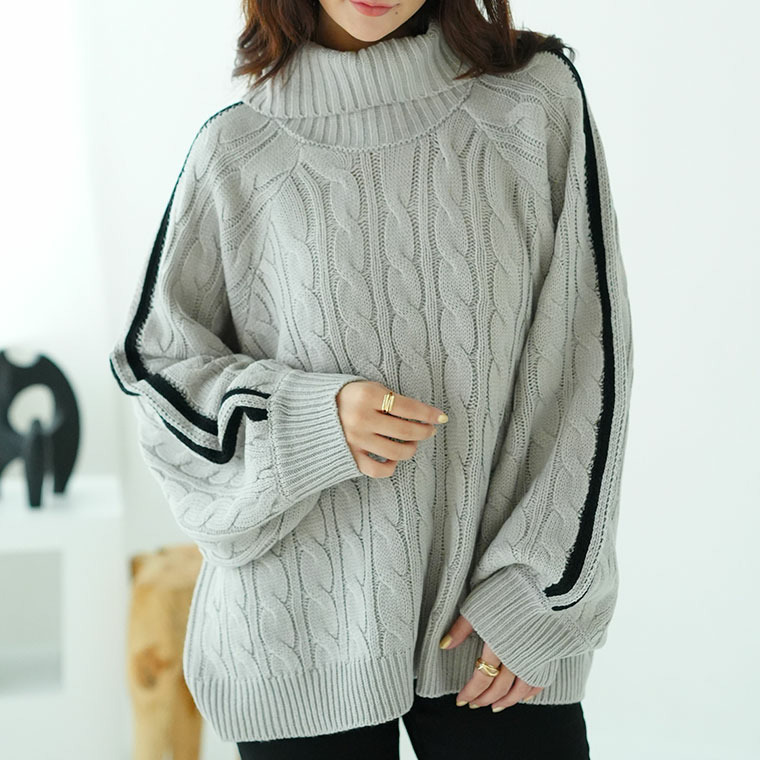 ネックが選べる! 厚すぎないのが嬉しい ニットの我慢を解消!!袖ライン入り ケーブルニット1