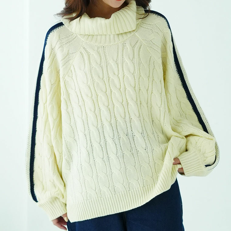 ネックが選べる! 厚すぎないのが嬉しい ニットの我慢を解消!!袖ライン入り ケーブルニット1
