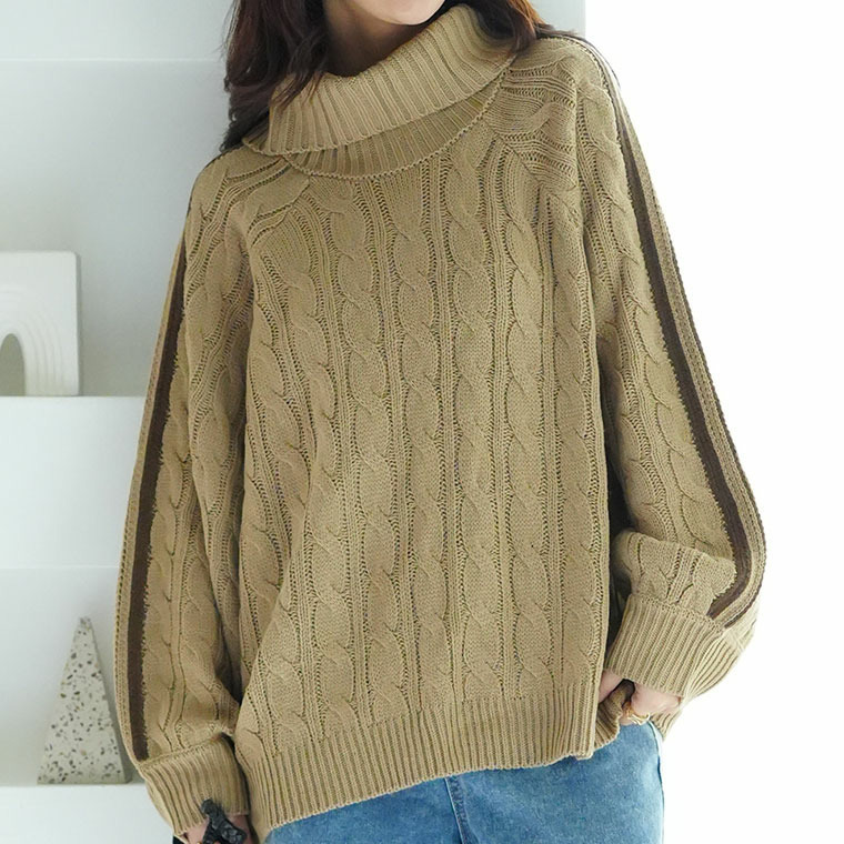 ネックが選べる! 厚すぎないのが嬉しい ニットの我慢を解消!!袖ライン入り ケーブルニット1