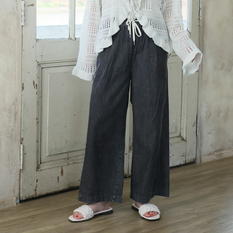 <楽してトレンドが叶う イージーデニム ワイドパンツ> 夏に快適! マリリン史上「最軽」夏パンツ完成1