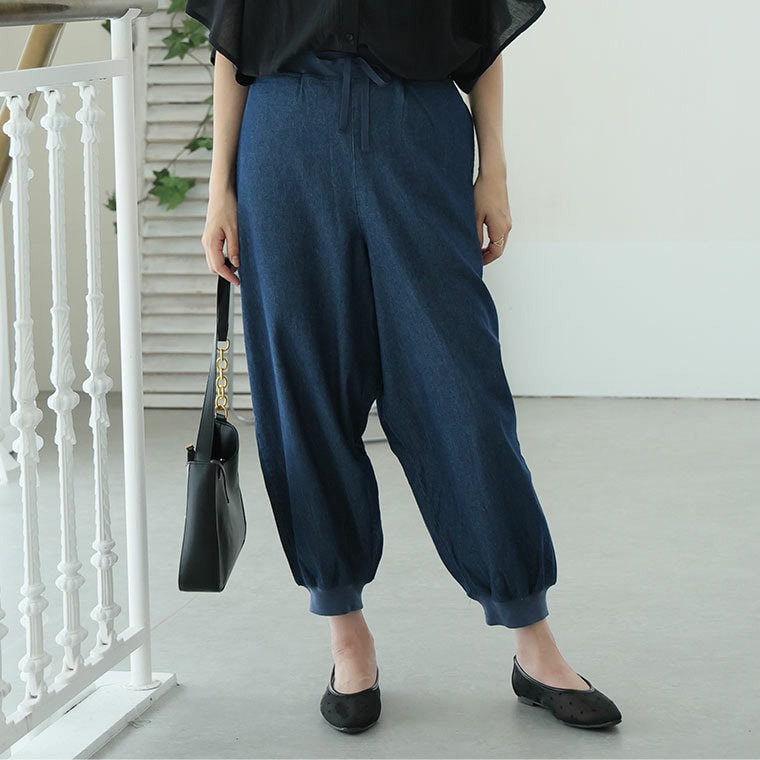 薄デニムで涼しく快適 裾リブ ジョガーパンツ1