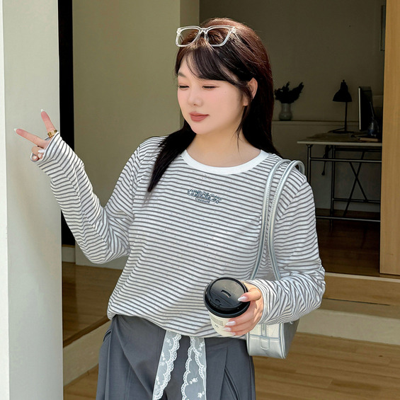 カラードットが散りばめられた大人可愛い細ボーダー半袖Tシャツ【アリノマ/Alinoma】 カラードットが散りばめられた大人可愛い細ボーダー半袖Tシャツ【アリノマ/Alinoma】