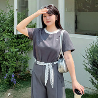 グリッターが全体にきらめく大人可愛いリンガー半袖Tシャツ
