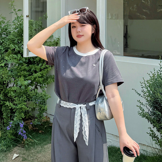 グリッターが全体にきらめく大人可愛いリンガー半袖Tシャツ【アリノマ/Alinoma】 グリッターが全体にきらめく大人可愛いリンガー半袖Tシャツ【アリノマ/Alinoma】