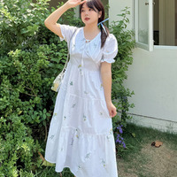 フラワー刺繍が散りばめられたレトロで大人可愛いコットンワンピース