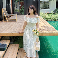 刺繍入りシアー素材 パールのフリンジ付きオフショルダーワンピース