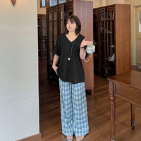 オーバーサイズでゆったりリラクシー Ｖネック半袖Tシャツ