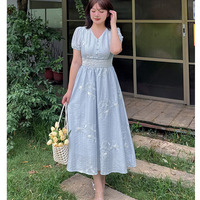 刺繍入り縦シワ生地 レースコラージュ 半袖フレアワンピース