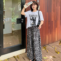 ゆったりでレトロなアメカジプリント クルーネック半袖Tシャツ