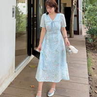 カットワーク刺繍花柄プリント生地のミモレ丈フレアワンピース