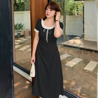 レース縁取りのスクエアネック ウエストシェイプフレアワンピース