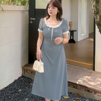 レース縁取りのスクエアネック ウエストシェイプフレアワンピース