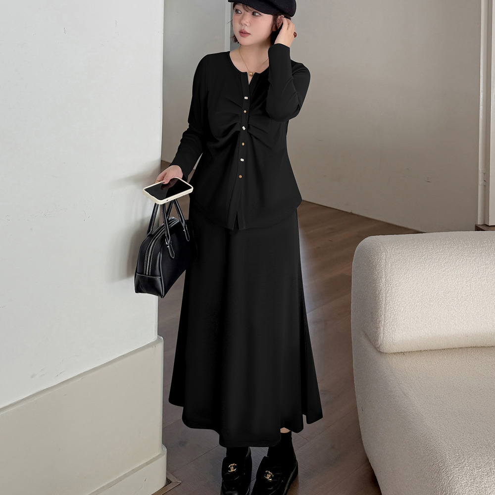 スタイルアップデザインでも着心地抜群のスカートスーツ2