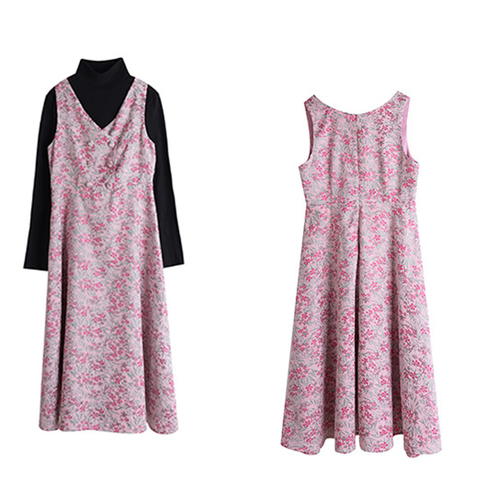 暖かなシンプルトップスと華やかなジャガード生地のジャンパースカート13