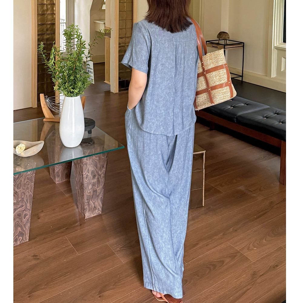 きちんと感がありながら涼しくてリラクシーなパンツスーツ9