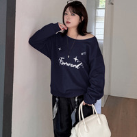 片方の肩を落としたアシンメトリーオフショルダーの着方もオススメ