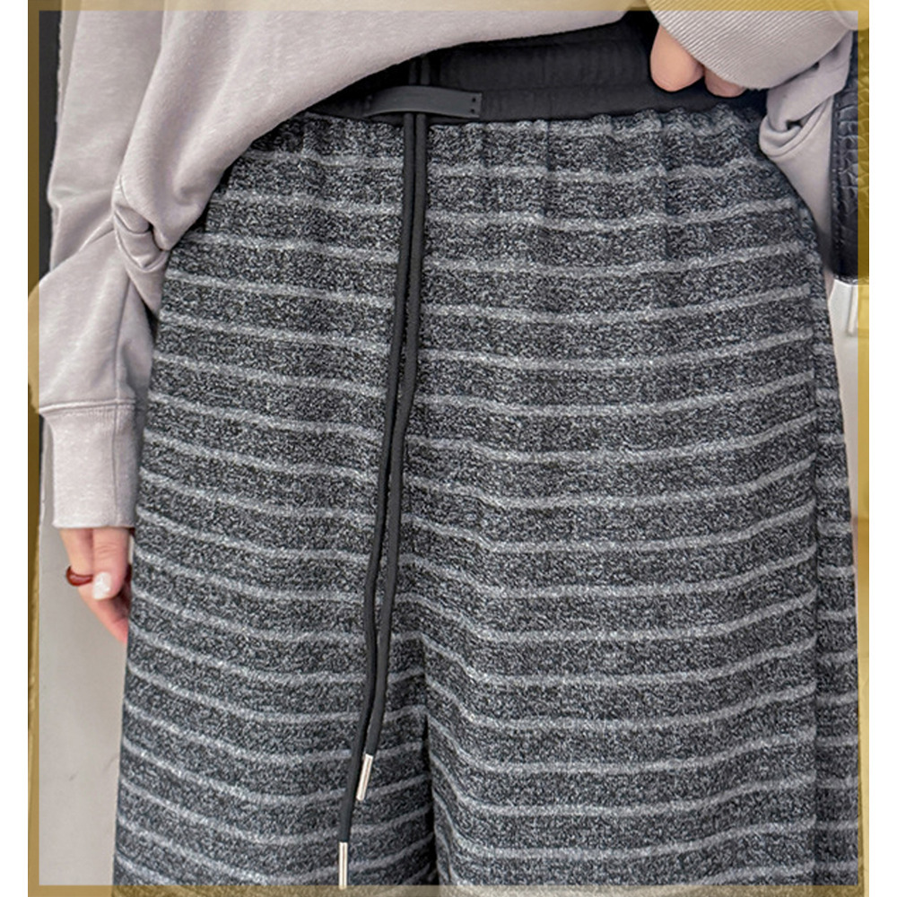 暖かな裏起毛素材 細ボーダー柄ウエストゴム ワイドストレートパンツ16